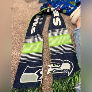 🫑Blue and Green Seahawks Scarf